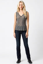 Load image into Gallery viewer, Shark /Sikin Solid V-Neck  Shell