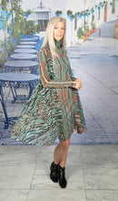 Load image into Gallery viewer, Costa Del Sol Aqua Duster