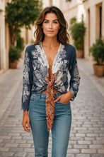 Load image into Gallery viewer, White Flower Wrap Around - Petit Pois by Viviana G